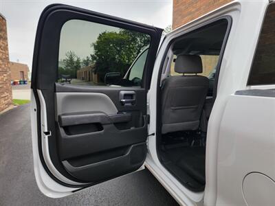 2017 Chevrolet Silverado 1500 Work Truck  4X4 --  5.3L V8 355hp -- Crew Cab -  Backup Camera - Bluetooth - NO Accident - Clean Title - All Serviced - Photo 17 - Wood Dale, IL 60191