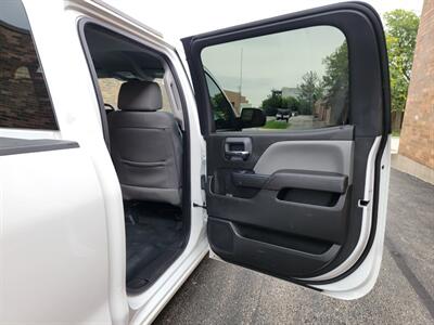 2017 Chevrolet Silverado 1500 Work Truck  4X4 --  5.3L V8 355hp -- Crew Cab -  Backup Camera - Bluetooth - NO Accident - Clean Title - All Serviced - Photo 18 - Wood Dale, IL 60191