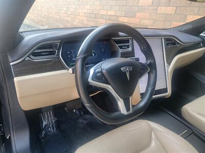 2016 Tesla Model S 70D AWD -- 250 Miles on Full Charge --  Ultra High Fidelity Sound - Autopilot - Premium Upgrades Package - Standard Suspension - Power and Lighting Package - Clean Title - Photo 17 - Wood Dale, IL 60191