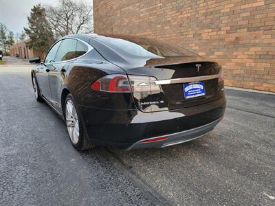 2016 Tesla Model S 70D AWD -- 250 Miles on Full Charge --  Ultra High Fidelity Sound - Autopilot - Premium Upgrades Package - Standard Suspension - Power and Lighting Package - Clean Title - Photo 4 - Wood Dale, IL 60191