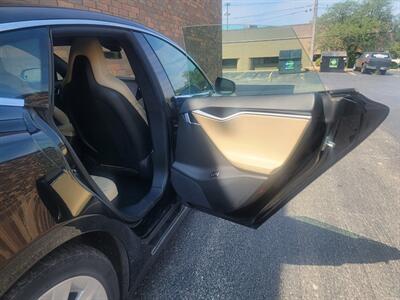 2016 Tesla Model S 70D AWD -- 250 Miles on Full Charge --  Ultra High Fidelity Sound - Autopilot - Premium Upgrades Package - Standard Suspension - Power and Lighting Package - Clean Title - Photo 27 - Wood Dale, IL 60191