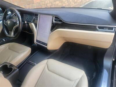2016 Tesla Model S 70D AWD -- 250 Miles on Full Charge --  Ultra High Fidelity Sound - Autopilot - Premium Upgrades Package - Standard Suspension - Power and Lighting Package - Clean Title - Photo 18 - Wood Dale, IL 60191