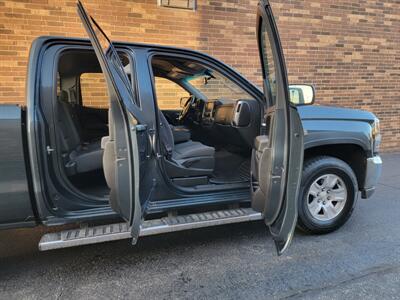 2017 Chevrolet Silverado 1500 LT 4X4 -- Extended Double Cab - Cab - 1 Owner -  Backup Camera - Bluetooth - NO  Accident - Clean Title - All Serviced - Photo 17 - Wood Dale, IL 60191