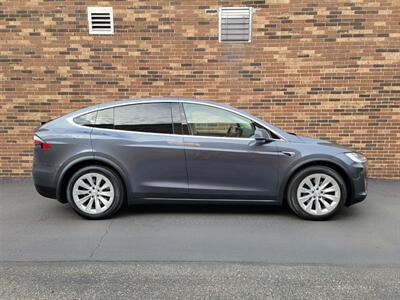 2017 Tesla Model X 90D AWD - 275 Miles on Full Charge -  Ultra High Fidelity Sound - Auto Pilot with Convenience Features - Smart Air Suspension - Save $$$ on Gas - Charge & Drive - Clean Title - WARRANTY - Photo 8 - Wood Dale, IL 60191