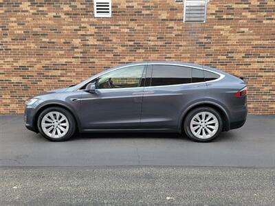 2017 Tesla Model X 90D AWD - 275 Miles on Full Charge -  Ultra High Fidelity Sound - Auto Pilot with Convenience Features - Smart Air Suspension - Save $$$ on Gas - Charge & Drive - Clean Title - WARRANTY - Photo 7 - Wood Dale, IL 60191