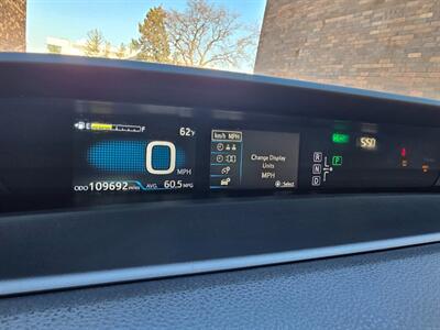 2016 Toyota Prius Three -- One Owner - Navigation - 52 Miles per  Galllon - Backup Camera - Bluetooth - NO Accident - Clean Title - All Serviced - Photo 9 - Wood Dale, IL 60191