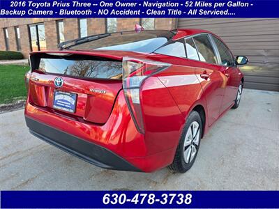 2016 Toyota Prius Three -- One Owner - Navigation - 52 Miles per  Galllon - Backup Camera - Bluetooth - NO Accident - Clean Title - All Serviced - Photo 2 - Wood Dale, IL 60191