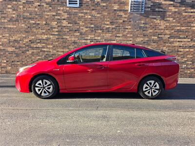 2016 Toyota Prius Three -- One Owner - Navigation - 52 Miles per  Galllon - Backup Camera - Bluetooth - NO Accident - Clean Title - All Serviced - Photo 6 - Wood Dale, IL 60191