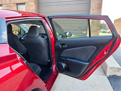 2016 Toyota Prius Three -- One Owner - Navigation - 52 Miles per  Galllon - Backup Camera - Bluetooth - NO Accident - Clean Title - All Serviced - Photo 20 - Wood Dale, IL 60191
