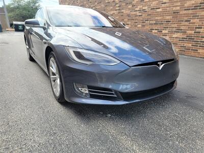 2017 Tesla Model S 90D AWD -- 329 Miles on Full Charge -  Subzero Weather Features - Full-self Driving Capability - Ultra High Fidelity Sound - Autopilot - Premium Upgrades Package - Smart Air Suspension - Power and Lighting Package - Photo 38 - Wood Dale, IL 60191