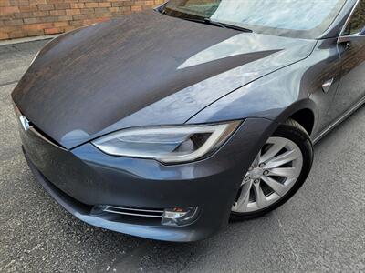 2017 Tesla Model S 90D AWD -- 329 Miles on Full Charge -  Subzero Weather Features - Full-self Driving Capability - Ultra High Fidelity Sound - Autopilot - Premium Upgrades Package - Smart Air Suspension - Power and Lighting Package - Photo 36 - Wood Dale, IL 60191