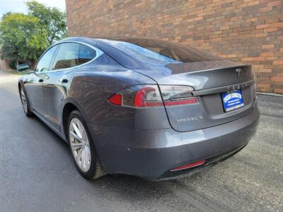 2017 Tesla Model S 90D AWD -- 329 Miles on Full Charge -  Subzero Weather Features - Full-self Driving Capability - Ultra High Fidelity Sound - Autopilot - Premium Upgrades Package - Smart Air Suspension - Power and Lighting Package - Photo 4 - Wood Dale, IL 60191