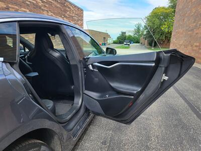2017 Tesla Model S 90D AWD -- 329 Miles on Full Charge -  Subzero Weather Features - Full-self Driving Capability - Ultra High Fidelity Sound - Autopilot - Premium Upgrades Package - Smart Air Suspension - Power and Lighting Package - Photo 24 - Wood Dale, IL 60191