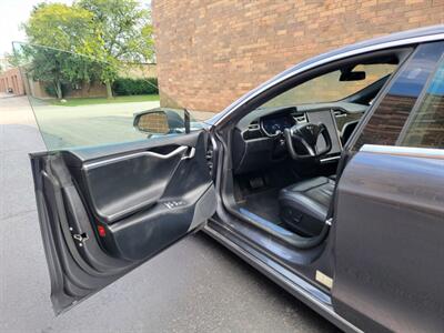 2017 Tesla Model S 90D AWD -- 329 Miles on Full Charge -  Subzero Weather Features - Full-self Driving Capability - Ultra High Fidelity Sound - Autopilot - Premium Upgrades Package - Smart Air Suspension - Power and Lighting Package - Photo 21 - Wood Dale, IL 60191