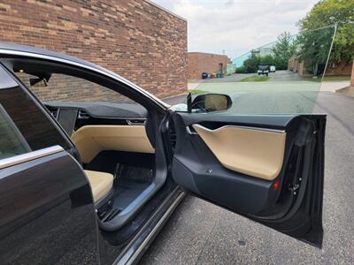 2016 Tesla Model S 85D AWD -- 310 Miles Full Charge -  Autopilot - Subzero Weather Package - Premium Upgrades Package - SunRoof - Standard Suspension - Power Lighting Package - Clean Title - Photo 20 - Wood Dale, IL 60191