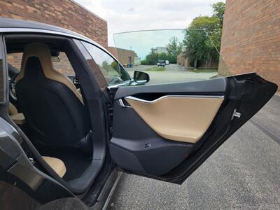 2016 Tesla Model S 85D AWD -- 310 Miles Full Charge -  Autopilot - Subzero Weather Package - Premium Upgrades Package - SunRoof - Standard Suspension - Power Lighting Package - Clean Title - Photo 22 - Wood Dale, IL 60191