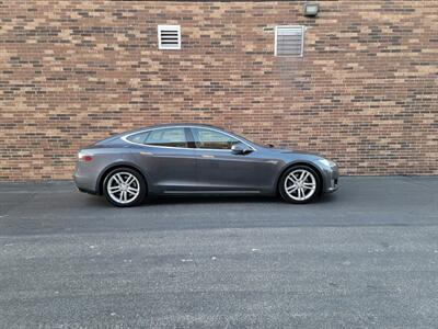 2015 Tesla Model S 70D AWD - 255 Miles with Full Charge -- Sunroof -  Autopilot - Premium Upgrades Package - Standard Suspension - Power and Lighting Package - NO Accident - Clean Title - Photo 2 - Wood Dale, IL 60191