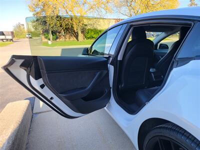 2021 Tesla Model 3 Long Range AWD - 300 Miles on Full Charge -  Full Self-Driving Capability - Cold Weather Package - AutoPilot - 1 Owner - NO Accident - Clean Title - Photo 24 - Wood Dale, IL 60191