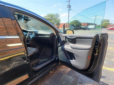 2016 Tesla Model X 90D AWD -- 3rd Row Seats - Autopilot -  Subzero Weather Package - Smart Air Suspension - Save $$$ on Gas - Charge & Drive - Wheel & Tire Protection Plan Expires Nov 2025  - Clean Title - NO Accident - Photo 24 - Wood Dale, IL 60191