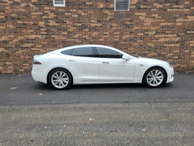 2016 Tesla Model S 75 -- 7 Passenger/Jump Seat -  250 Miles on Full  Charge - Autopilot - Premium Upgrades Package - Sunroof - Smart Air Suspension - Power and Lighting Package - NO Accident - Clean Title - Photo 5 - Wood Dale, IL 60191
