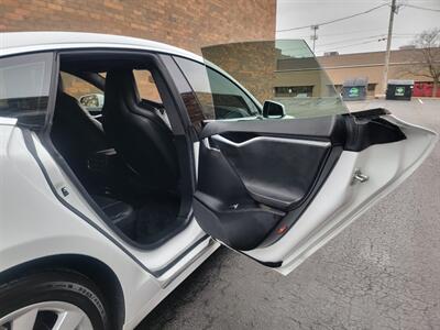 2016 Tesla Model S 75 -- 7 Passenger/Jump Seat -  250 Miles on Full  Charge - Autopilot - Premium Upgrades Package - Sunroof - Smart Air Suspension - Power and Lighting Package - NO Accident - Clean Title - Photo 23 - Wood Dale, IL 60191