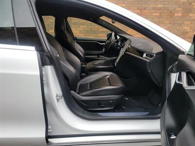 2016 Tesla Model S 75 -- 7 Passenger/Jump Seat -  250 Miles on Full  Charge - Autopilot - Premium Upgrades Package - Sunroof - Smart Air Suspension - Power and Lighting Package - NO Accident - Clean Title - Photo 25 - Wood Dale, IL 60191