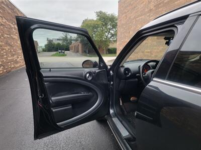 2016 MINI Countryman Cooper S ALL4 -- Only 42K Miles -- Automatic -  Backup Camera - Sunroof - NO Accident - Clean Title - Photo 16 - Wood Dale, IL 60191