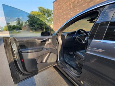 2017 Tesla Model X 75D AWD -- 3rd Row Seat - 7 Passengers  -- Full-self Driving Computer - Ultra High Fidelity Sound - Autopilot - Premium Upgrades Package - Smart Air Suspension - Technology Package - NO Accident - Clean Title - Photo 24 - Wood Dale, IL 60191