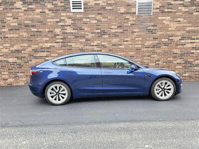 2022 Tesla Model 3 Long Range AWD -- 340 Miles on Full charge --  Full Self-Driving Capability - Cold Weather Package - AutoPilot - NO Accident - Clean Title - Photo 6 - Wood Dale, IL 60191