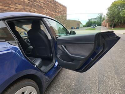 2022 Tesla Model 3 Long Range AWD -- 340 Miles on Full charge --  Full Self-Driving Capability - Cold Weather Package - AutoPilot - NO Accident - Clean Title - Photo 26 - Wood Dale, IL 60191