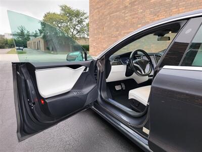 2016 Tesla Model S P100D AWD W/ Ludicrous Plus Mode - 335 Miles on Full Charge - Full Self-driving computer - Auto Pilot - Premium Audio - 1 Owner - NO Accident - Clean Title - Photo 22 - Wood Dale, IL 60191