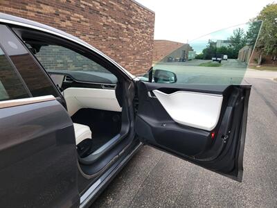 2016 Tesla Model S P100D AWD W/ Ludicrous Plus Mode - 335 Miles on Full Charge - Full Self-driving computer - Auto Pilot - Premium Audio - 1 Owner - NO Accident - Clean Title - Photo 23 - Wood Dale, IL 60191