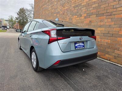 2020 Toyota Prius Hybrid LE - Only 40K Miles -  One Owner -  Backup Camera - Bluetooth - Very Clean - All Serviced - Clean Title - Battery Warranty 150K Miles - Photo 4 - Wood Dale, IL 60191