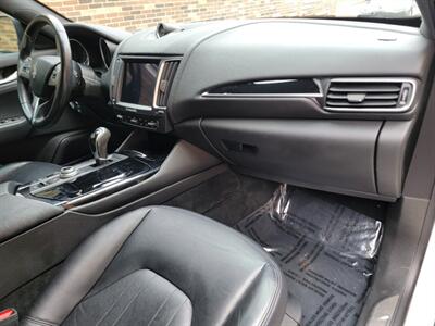 2017 Maserati Levante AWD -- Navigation - Backup Camera - Bluetooth - NO Accident - Clean Title - Photo 15 - Wood Dale, IL 60191