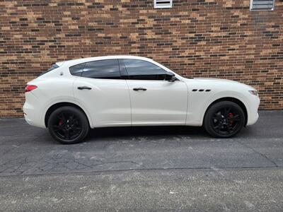 2017 Maserati Levante AWD -- Navigation - Backup Camera - Bluetooth - NO Accident - Clean Title - Photo 5 - Wood Dale, IL 60191