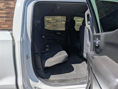 2021 Chevrolet Silverado 1500 Custom 4WD -- 4dr CREW CAB -- 2.7L Turbo I4 310hp  - Backup Camera - Bluetooth - 1 Owner - NO Accident - Clean Title - Photo 24 - Wood Dale, IL 60191