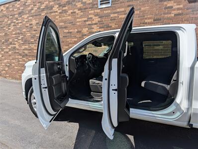 2021 Chevrolet Silverado 1500 Custom 4WD -- 4dr CREW CAB -- 2.7L Turbo I4 310hp  - Backup Camera - Bluetooth - 1 Owner - NO Accident - Clean Title - Photo 26 - Wood Dale, IL 60191