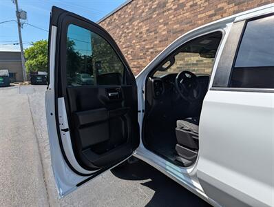 2021 Chevrolet Silverado 1500 Custom 4WD -- 4dr CREW CAB -- 2.7L Turbo I4 310hp  - Backup Camera - Bluetooth - 1 Owner - NO Accident - Clean Title - Photo 17 - Wood Dale, IL 60191