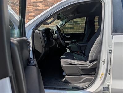 2021 Chevrolet Silverado 1500 Custom 4WD -- 4dr CREW CAB -- 2.7L Turbo I4 310hp  - Backup Camera - Bluetooth - 1 Owner - NO Accident - Clean Title - Photo 21 - Wood Dale, IL 60191