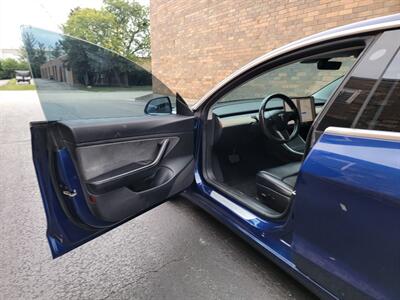 2018 Tesla Model 3 Long Range - 249 Miles on Full Charge -  Full Self-Driving Capability - Auto Pilot - Cold Weather Package - Premium Audio - 1 Owner - Charge & Drive - NO Accident - Clean Title - Photo 23 - Wood Dale, IL 60191