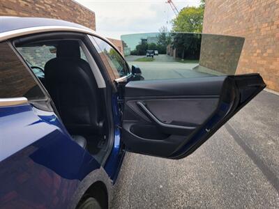 2018 Tesla Model 3 Long Range - 249 Miles on Full Charge -  Full Self-Driving Capability - Auto Pilot - Cold Weather Package - Premium Audio - 1 Owner - Charge & Drive - NO Accident - Clean Title - Photo 26 - Wood Dale, IL 60191