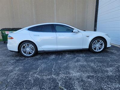 2015 Tesla Model S 85 -- FREE SUPERCHARGE -- 264 Miles in Full Charg  - Ultra High Fidelity Sound - Auto Pilot with convenience features - All Glass Panoramic Roof - Smart Air Suspension - Tech Package - Photo 6 - Wood Dale, IL 60191