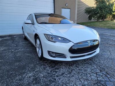 2015 Tesla Model S 85 -- FREE SUPERCHARGE -- 264 Miles in Full Charg  - Ultra High Fidelity Sound - Auto Pilot with convenience features - All Glass Panoramic Roof - Smart Air Suspension - Tech Package - Photo 37 - Wood Dale, IL 60191