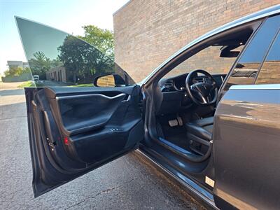 2015 Tesla Model S P90DL Ludicrous Performance AWD - 286 Miles on Full Charge - Auto Pilot - Ultra High Fidelity Sound - Premium Upgrades Package - Air Suspension - Power and Lighting Package - Clean Title - Photo 18 - Wood Dale, IL 60191