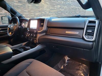 2022 RAM 1500 Big Horn Crew Cab 4WD -- All Serviced -  EcoDiesel 3.0L Biodiesel Turbo V6 260hp - NO Accident - Clean Title - Photo 13 - Wood Dale, IL 60191