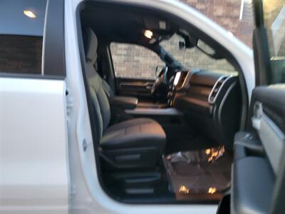 2022 RAM 1500 Big Horn Crew Cab 4WD -- All Serviced -  EcoDiesel 3.0L Biodiesel Turbo V6 260hp - NO Accident - Clean Title - Photo 19 - Wood Dale, IL 60191