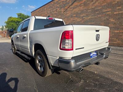 2022 RAM 1500 Big Horn 4WD - EcoDiesel 3.0L Biodiesel Turbo V6 Navigation - Backup Camera - Bluetooth - One Owner - NO Accident - Clean Title - Photo 4 - Wood Dale, IL 60191