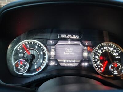 2022 RAM 1500 Big Horn Crew Cab 4WD -- All Serviced -  EcoDiesel 3.0L Biodiesel Turbo V6 260hp - NO Accident - Clean Title - Photo 9 - Wood Dale, IL 60191