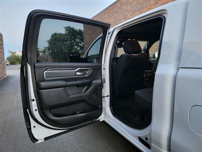 2022 RAM 1500 Big Horn Crew Cab 4WD -- All Serviced -  EcoDiesel 3.0L Biodiesel Turbo V6 260hp - NO Accident - Clean Title - Photo 20 - Wood Dale, IL 60191
