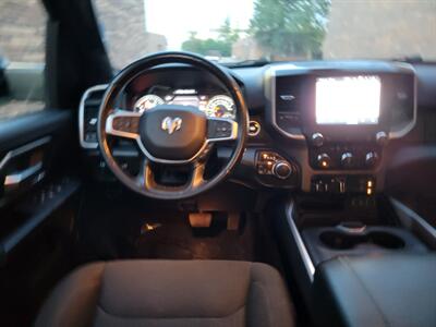 2022 RAM 1500 Big Horn Crew Cab 4WD -- All Serviced -  EcoDiesel 3.0L Biodiesel Turbo V6 260hp - NO Accident - Clean Title - Photo 10 - Wood Dale, IL 60191